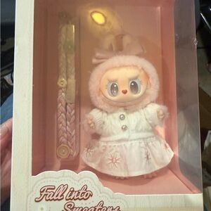 Fall into sweaters mokoko Labubu nib